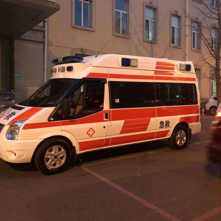 源城夜间租赁救护车护送病人转院：安全转运的 8 大核心注意事项